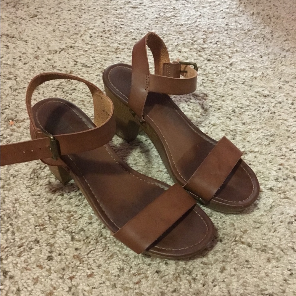 MIA heels